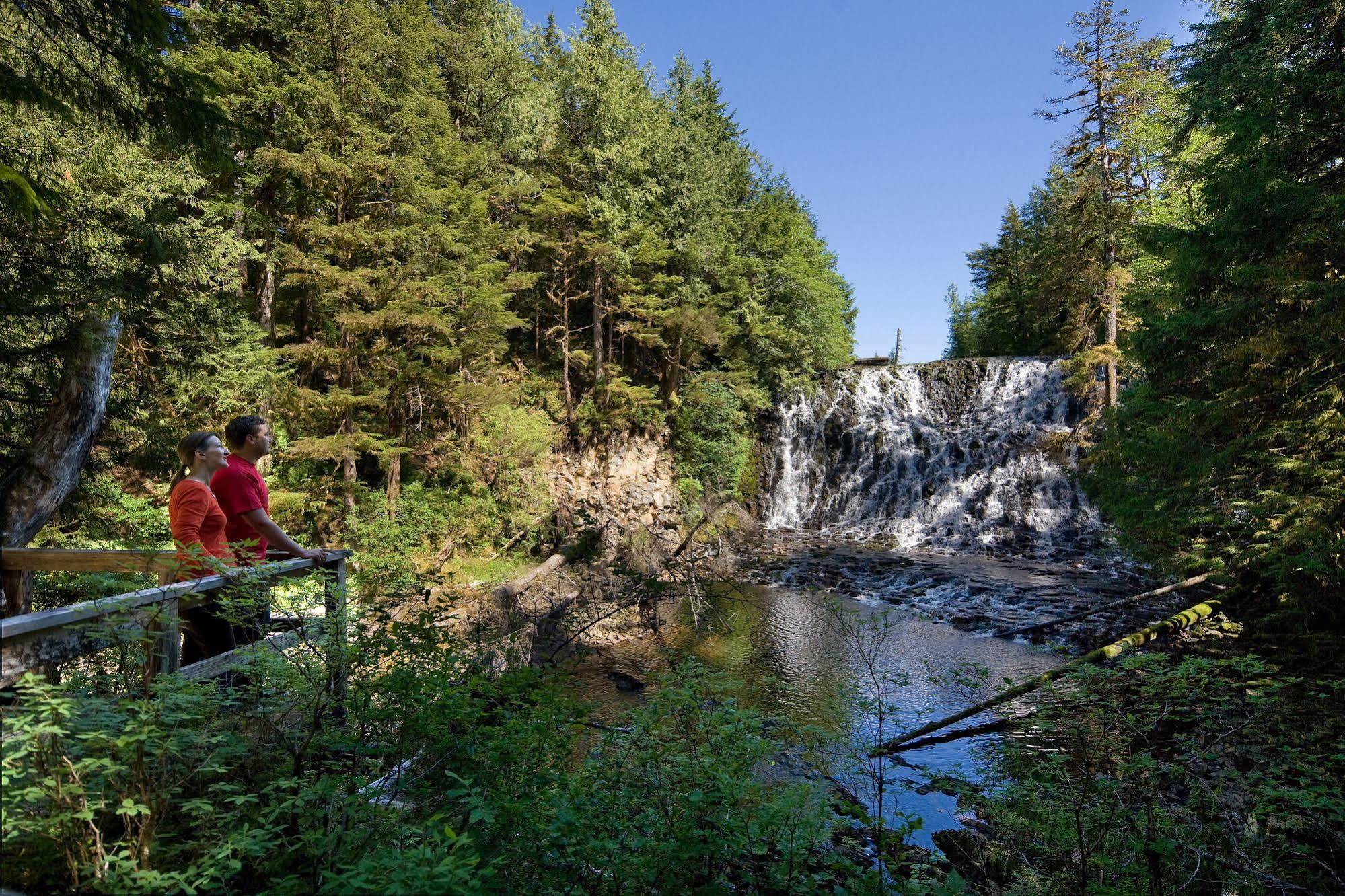 Waterfall 3*