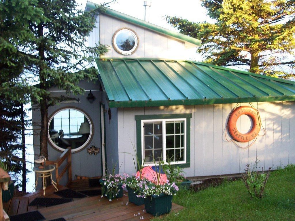 Alaska Beach House 3*