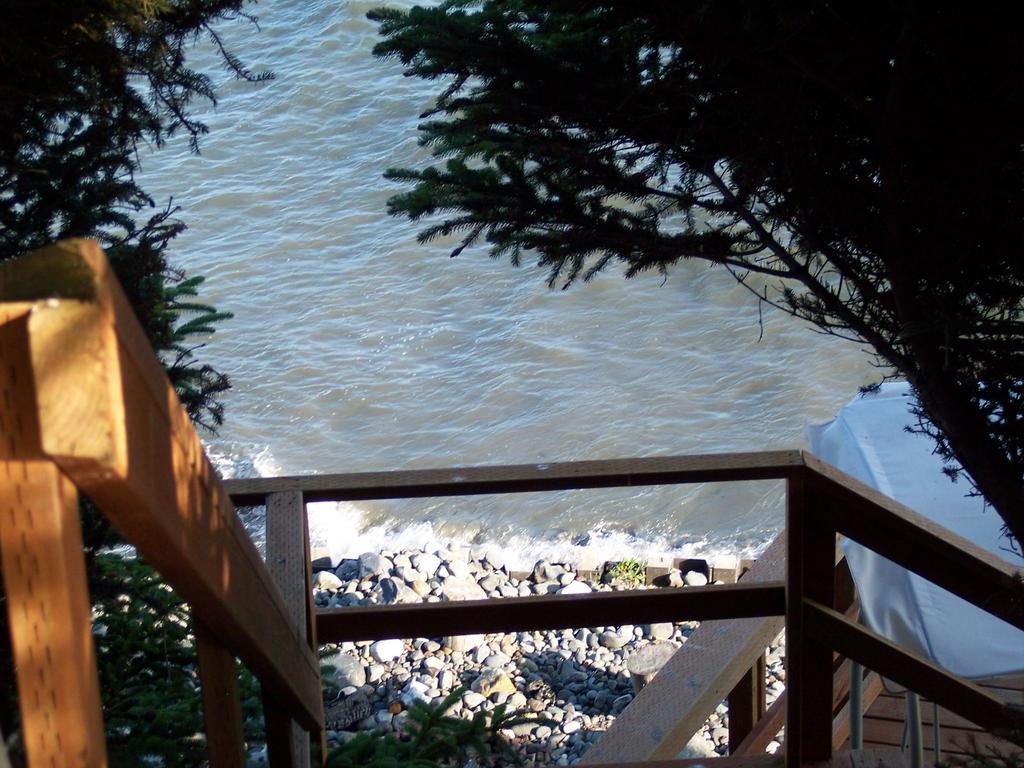 Guest house Alaska Beach House