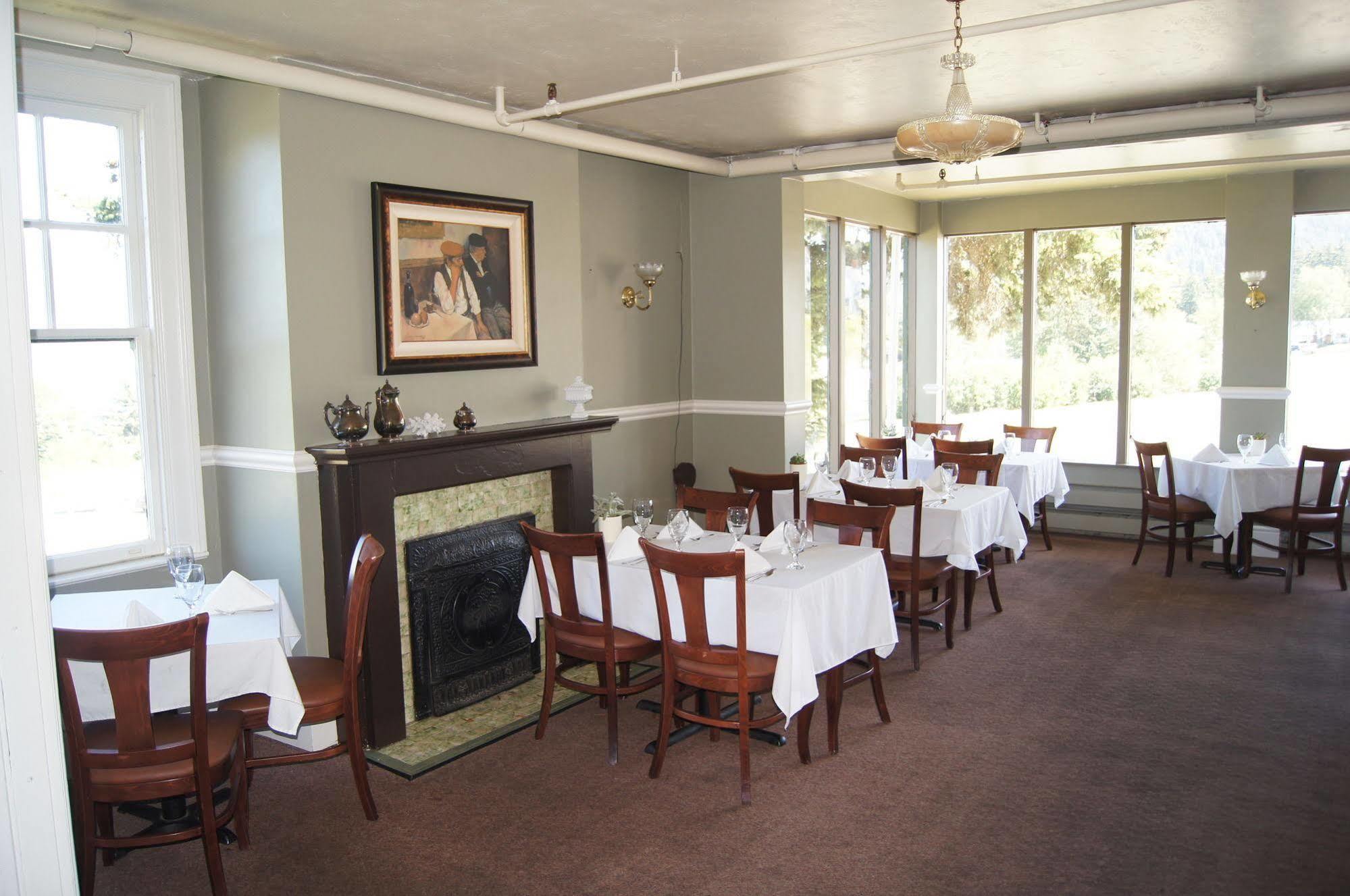 Hotel Halsingland 2*