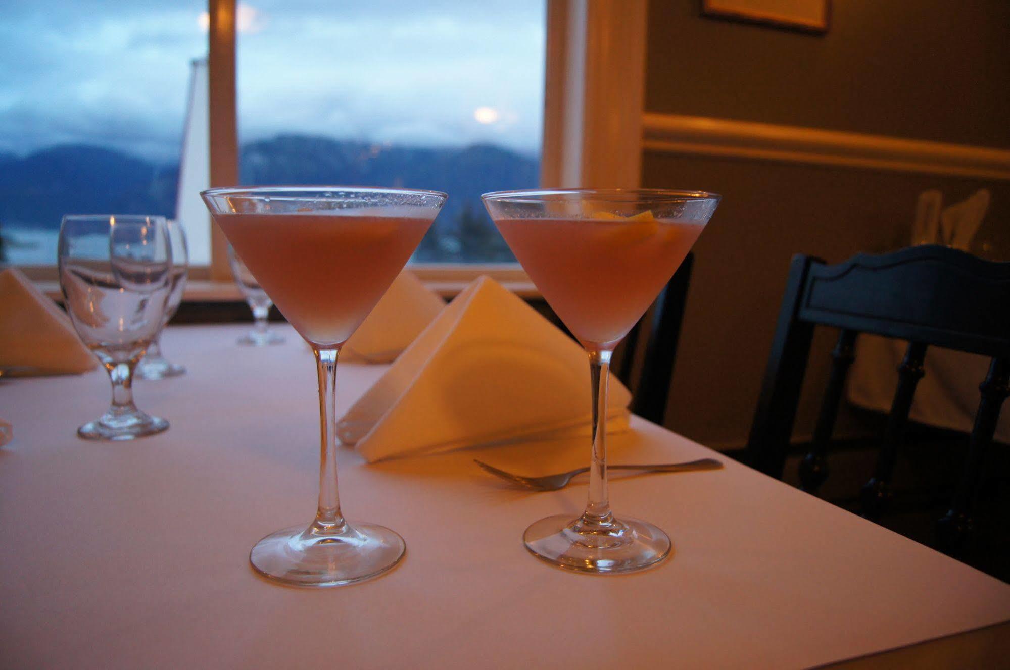 Hotel Halsingland Haines