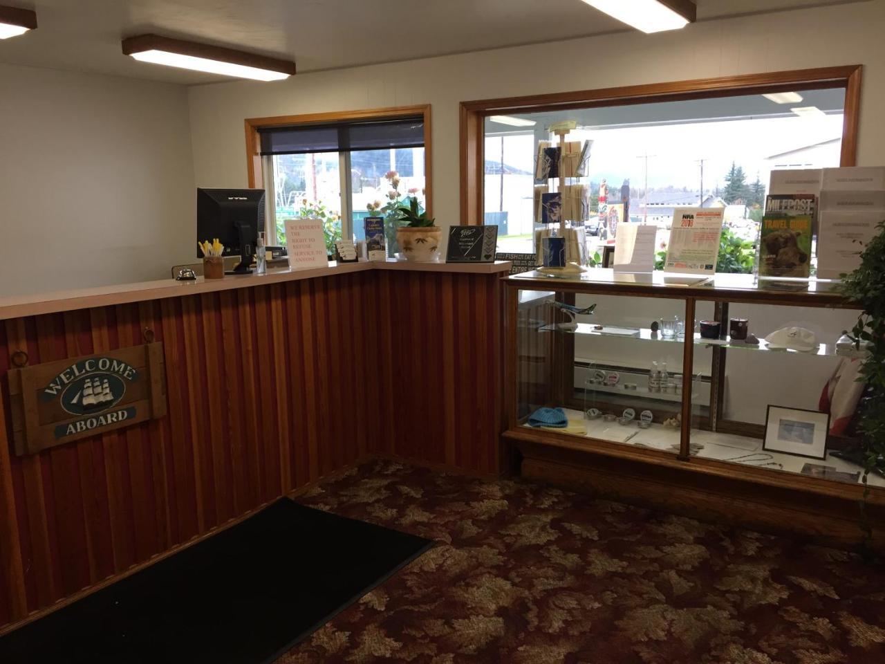 Captain's Choice Motel *