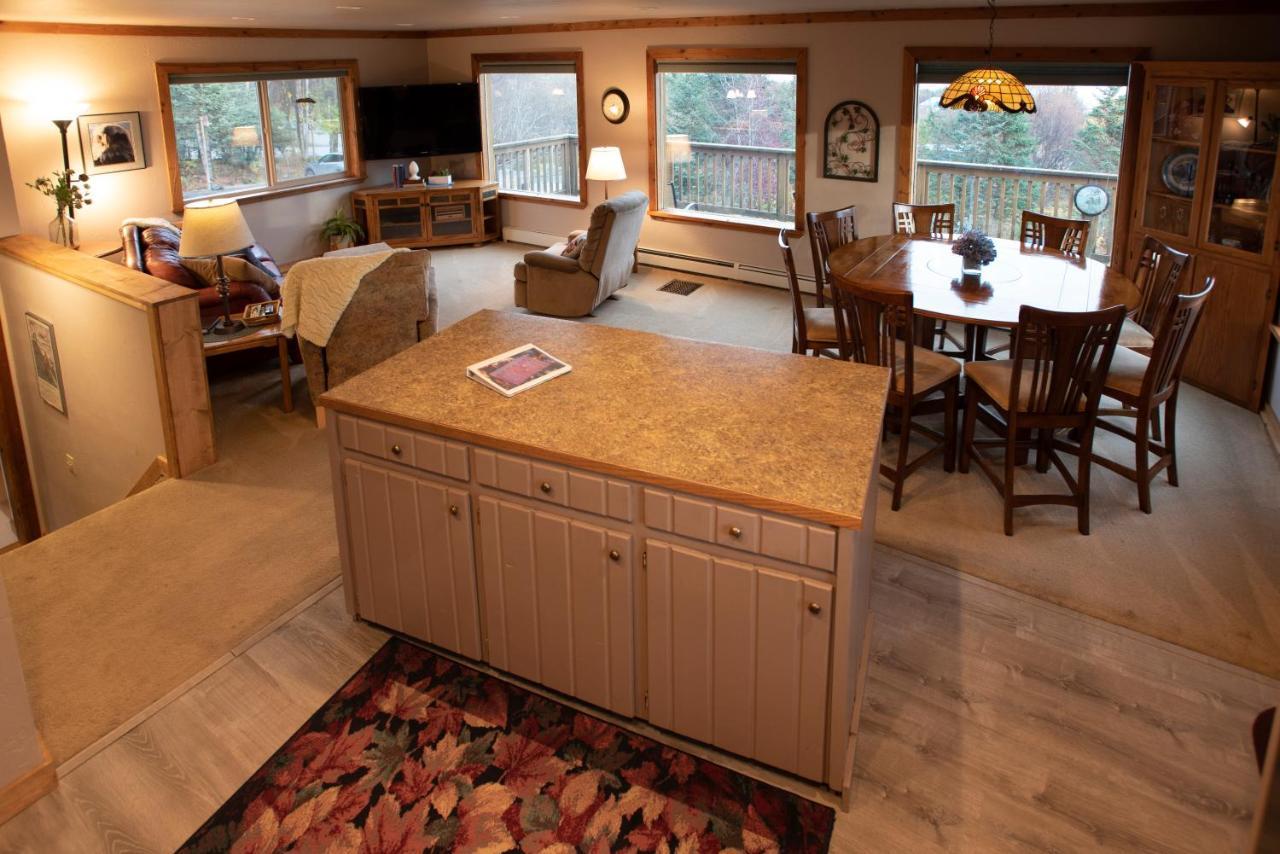 Bear Creek Winery And Lodging * Homer