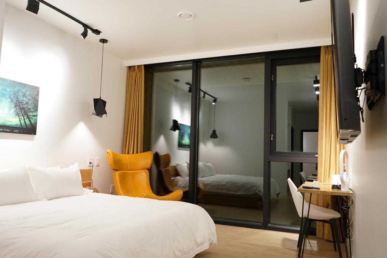 Aurora 4*