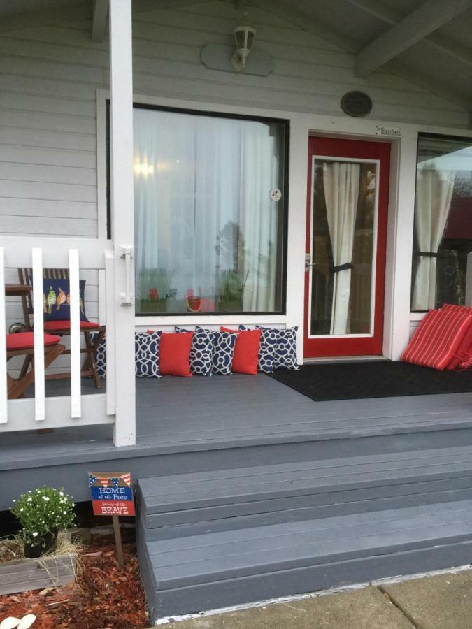 Inn White House On The Waterfront 2*