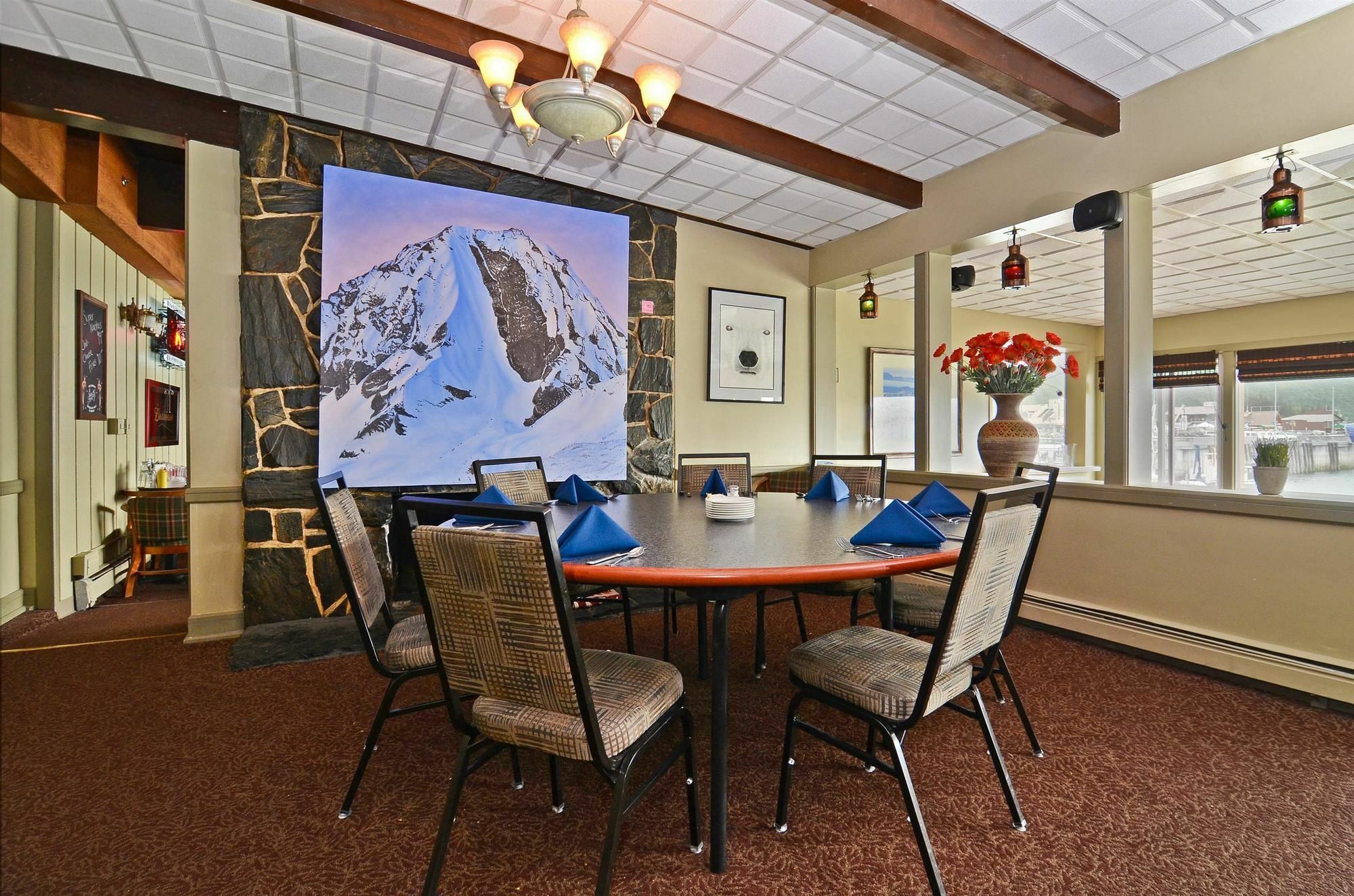 Hotel Western Harbor 3*