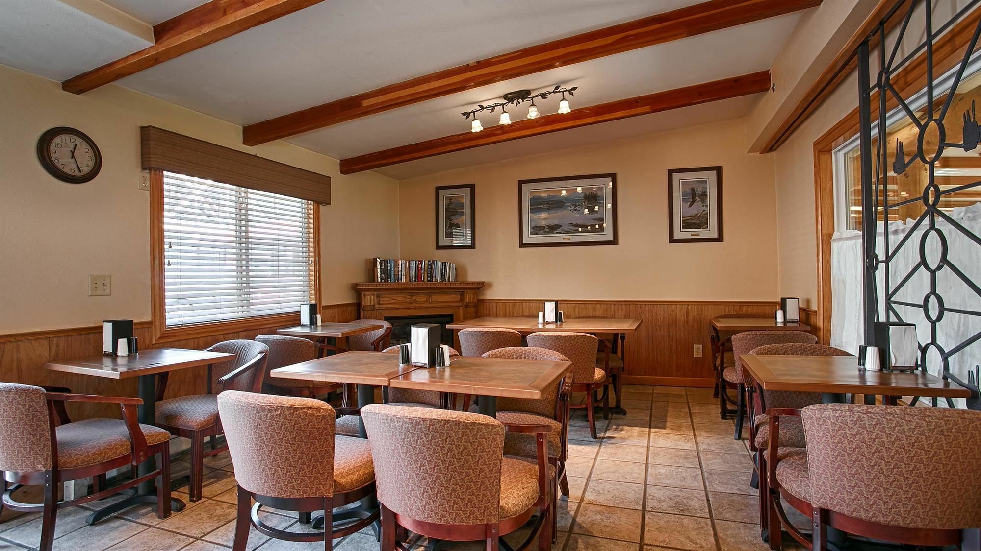 Hotel Western Harbor 3*