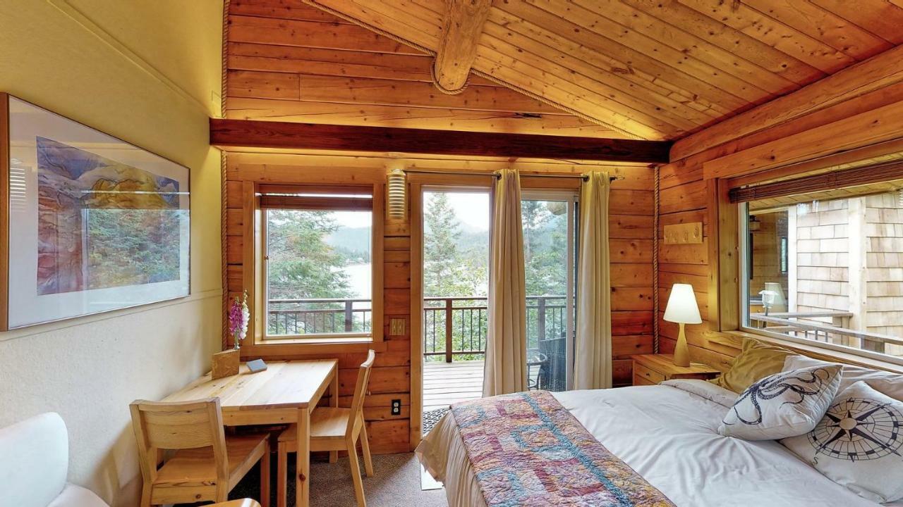Stillpoint - 4* Halibut Cove