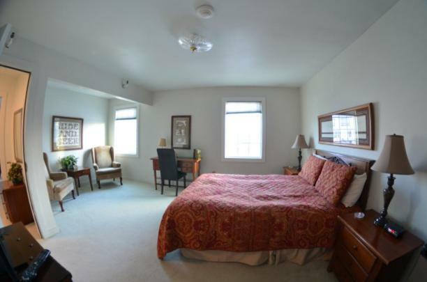 Colony 3* Palmer