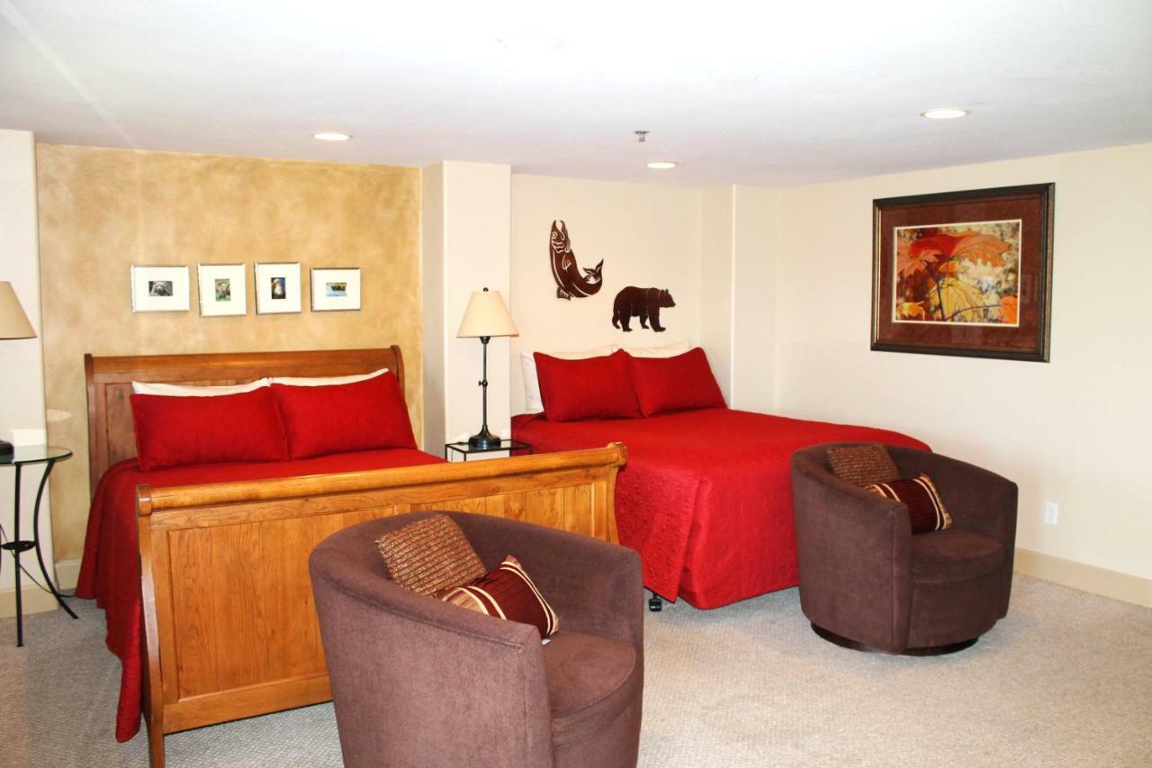 Otter Lodges 4*