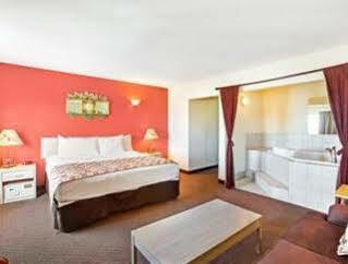 Ramada By Wyndham 3*