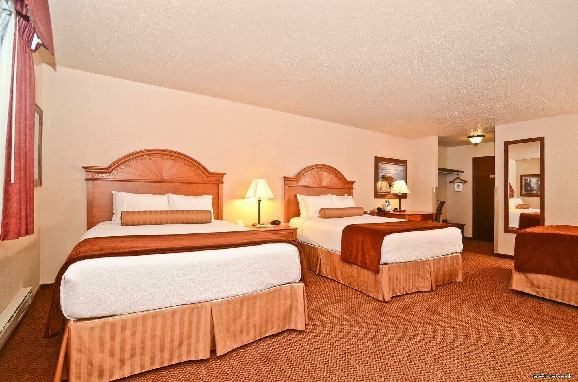 Western Bidarka Hotel 3*