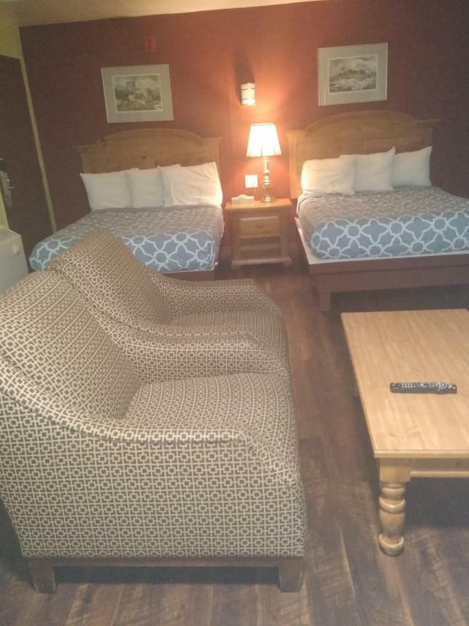 Econo Hotel