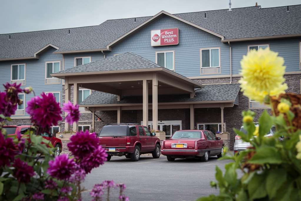 Western Chena River Hotel