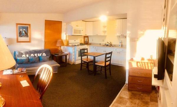 Driftwood Inn 2*