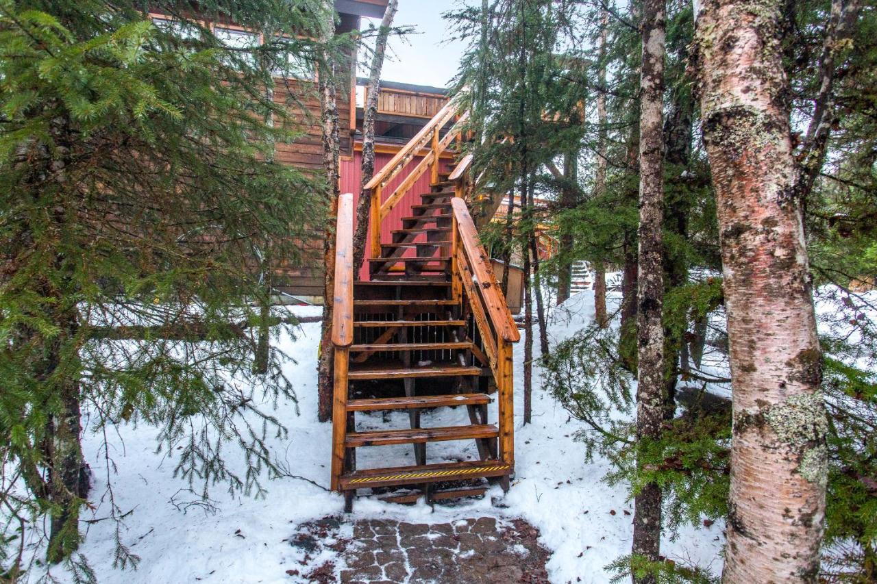 Hotel Crow Creek *