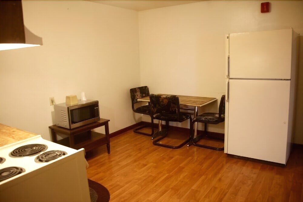 Econo Hotel