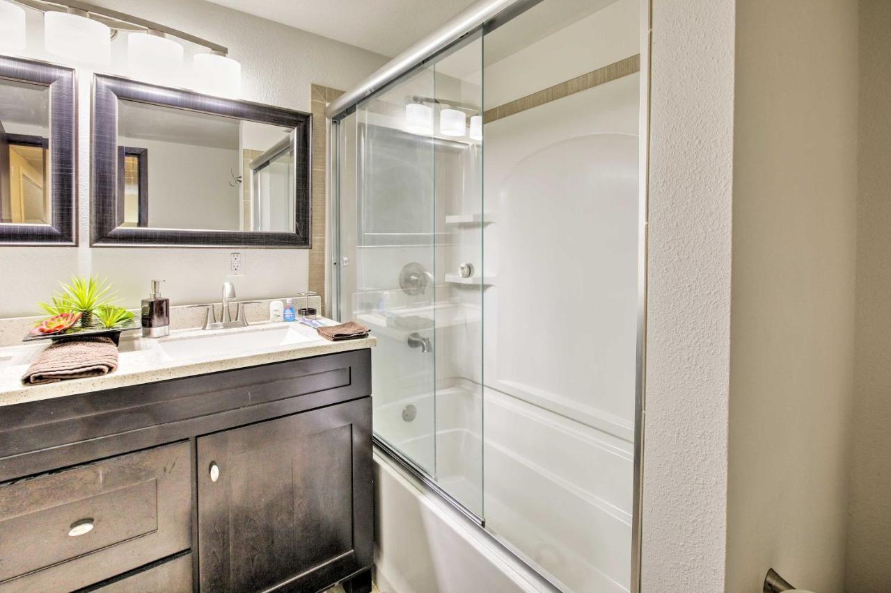 Holiday home Lakefront Unit, 1 Mile To Pioneer Park! *
