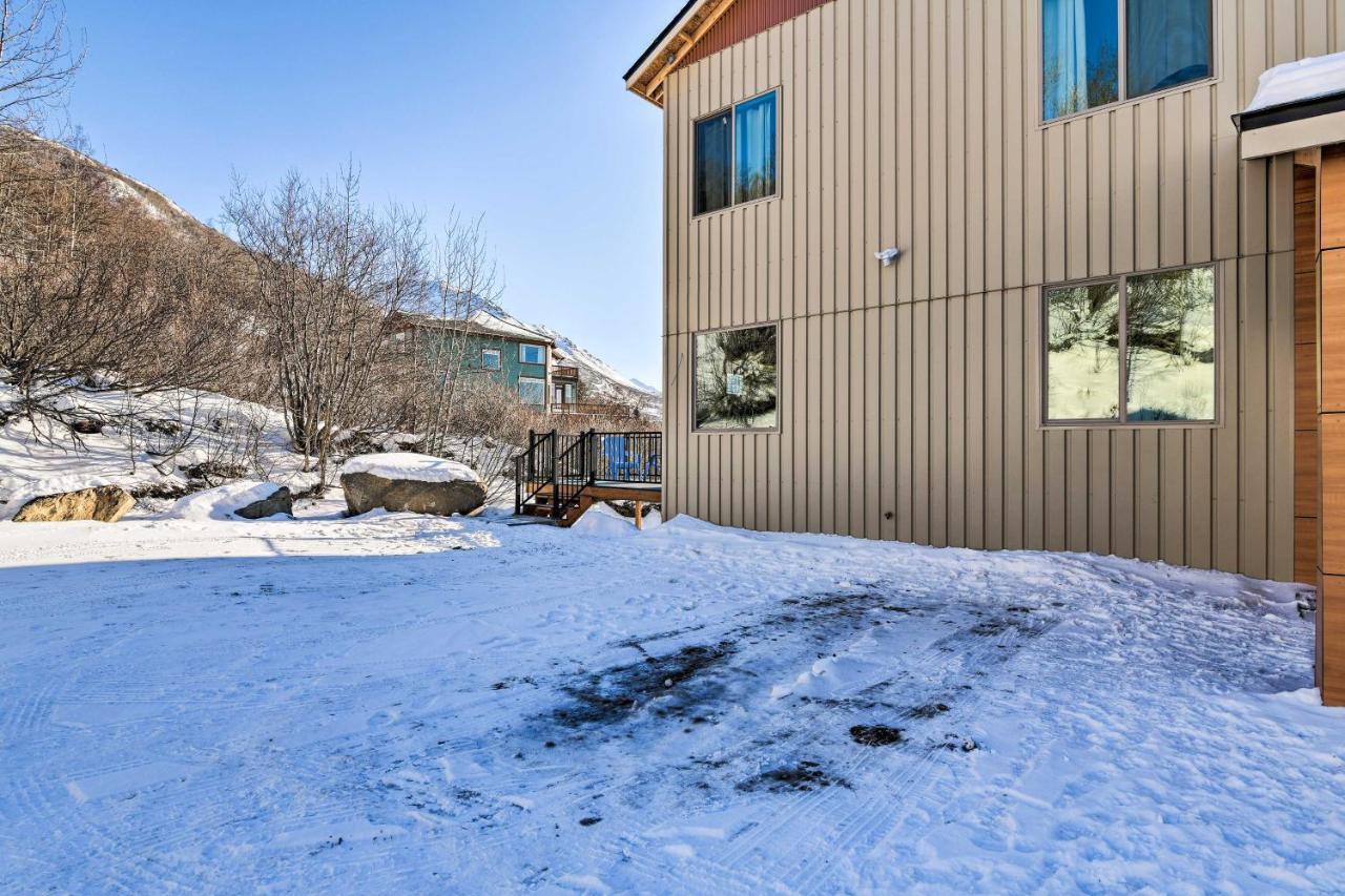 Escape About 14 Miles From Downtown! Apartment Anchorage