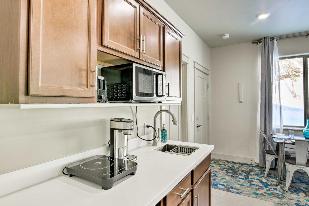 Escape About 14 Miles From Downtown! Apartment Anchorage