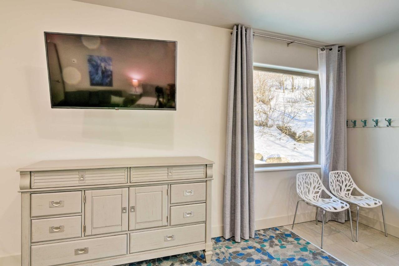 Escape About 14 Miles From Downtown! Apartment Anchorage