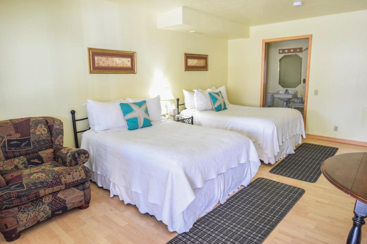 Sea Treasures Motel
