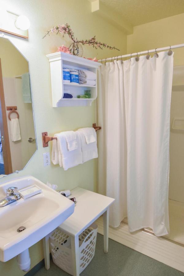 Motel Sea Treasures 3*