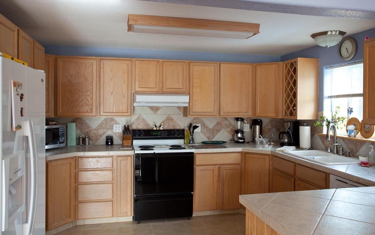Sea Parrot Bed & Breakfast 2*