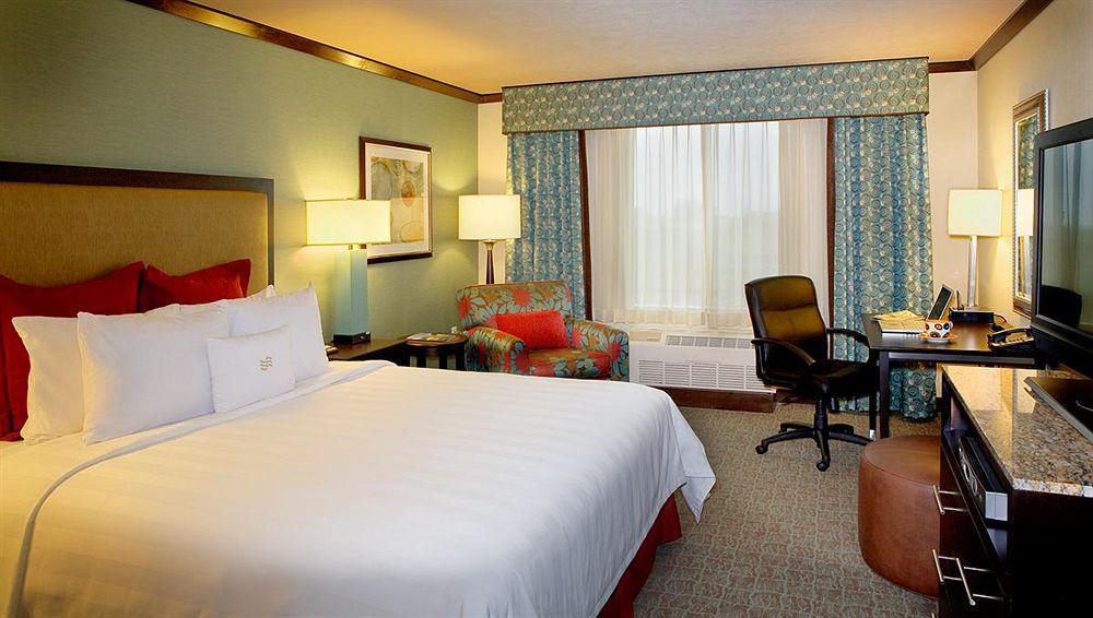 Hotel Crowne Plaza Anchorage-midtown By Ihg