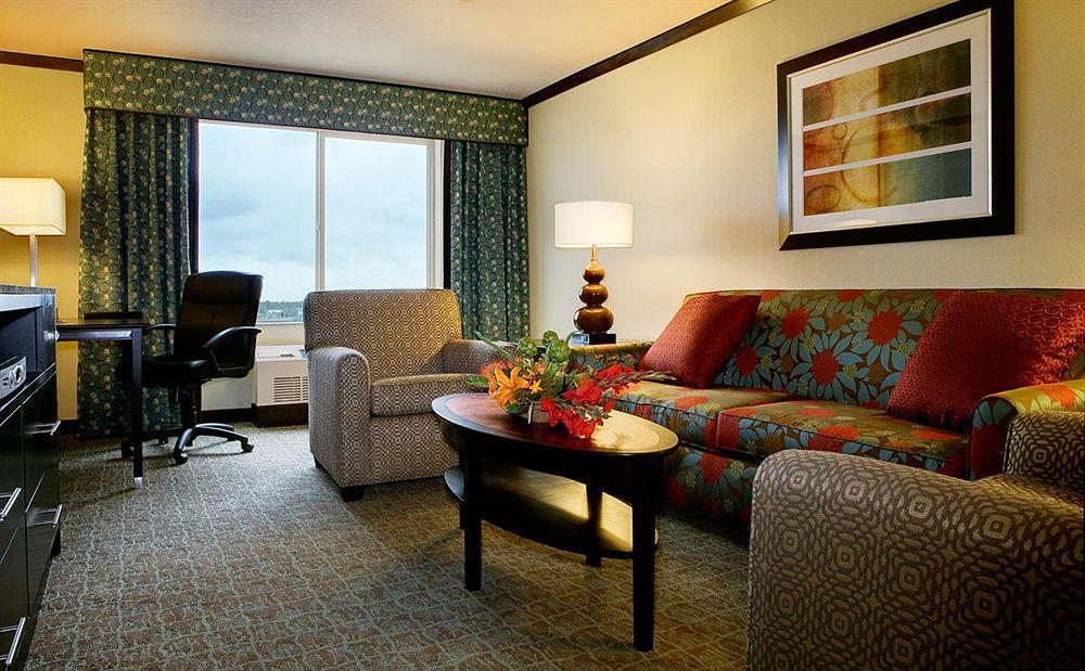 Crowne Plaza Anchorage-midtown By Ihg