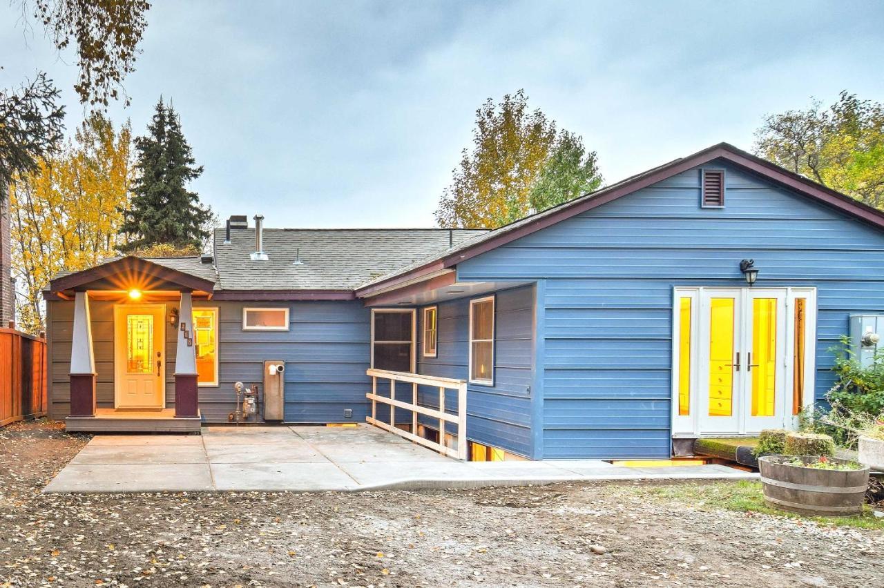 Downtown Home, 1 Block To Coastal Trail! Anchorage