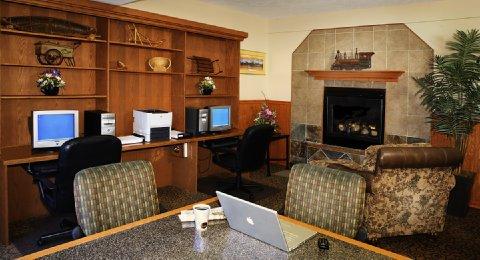 Hotel Wyndham Garden Airport 3*