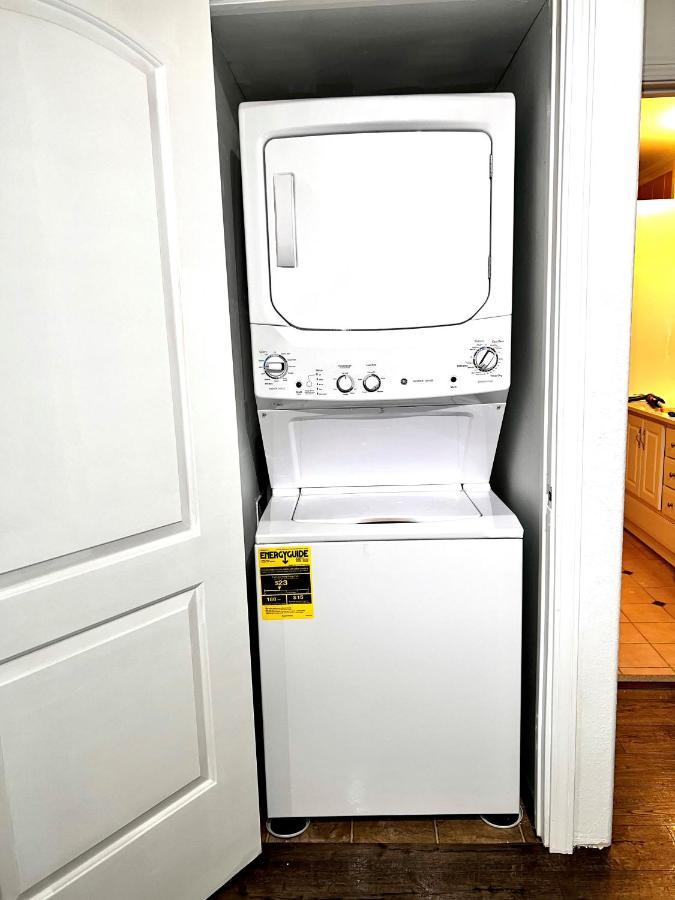 Apartamento Newly Remodeled Spacious Units, Minutes From Mountains, Inlet, Downtown And Airport