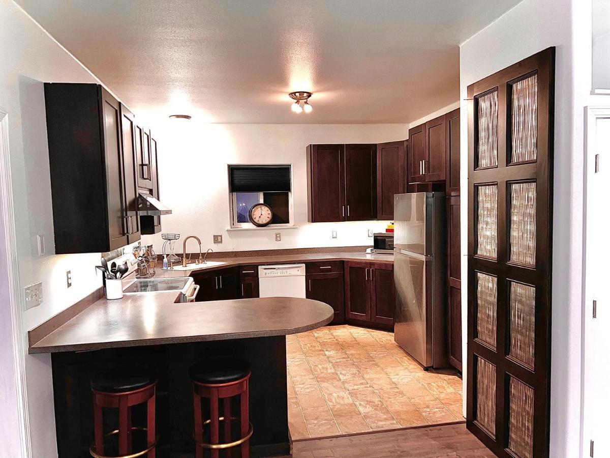 Newly Remodeled Spacious Units, Minutes From Mountains, Inlet, Downtown And Airport