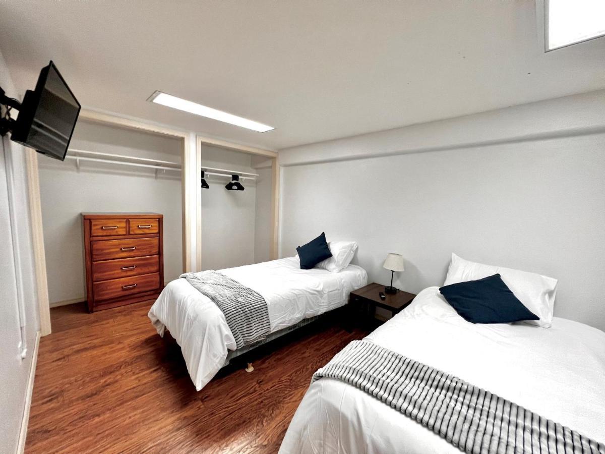 Apartamento Newly Remodeled Spacious Units, Minutes From Mountains, Inlet, Downtown And Airport Anchorage