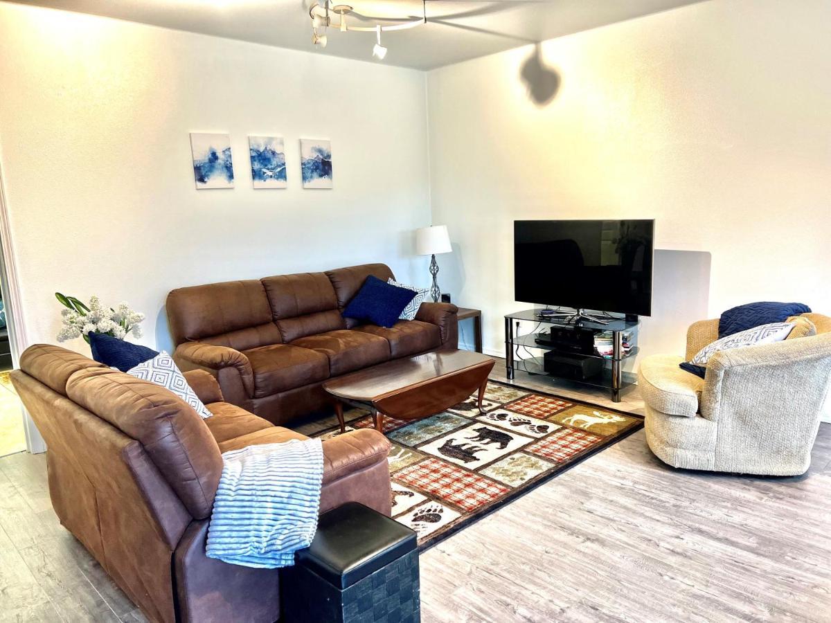 Newly Remodeled Spacious Units, Minutes From Mountains, Inlet, Downtown And Airport Apartamento