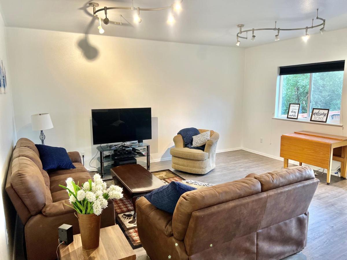 Newly Remodeled Spacious Units, Minutes From Mountains, Inlet, Downtown And Airport *