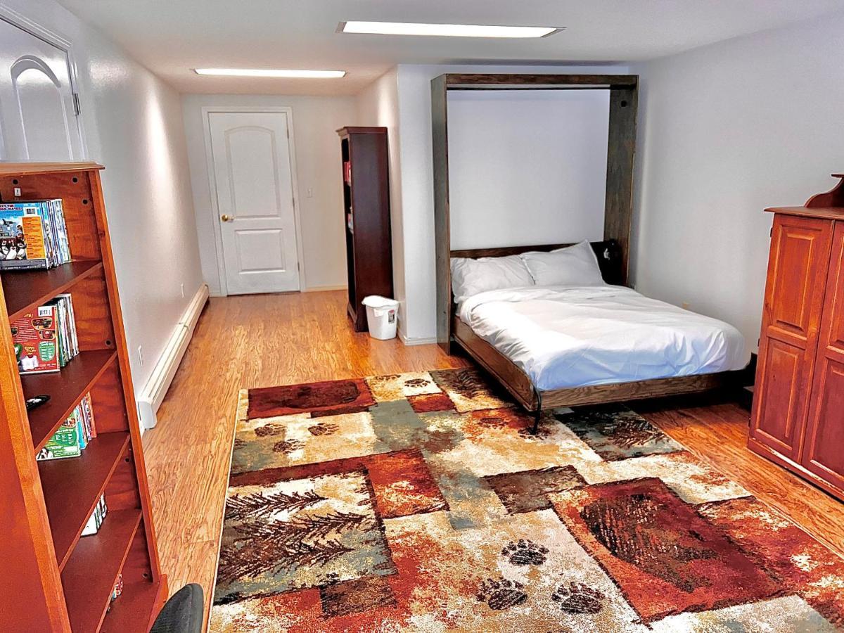 Newly Remodeled Spacious Units, Minutes From Mountains, Inlet, Downtown And Airport Anchorage
