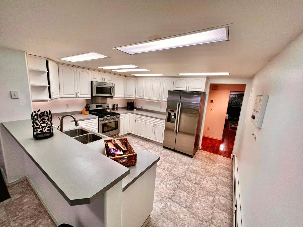 Newly Remodeled Spacious Units, Minutes From Mountains, Inlet, Downtown And Airport *