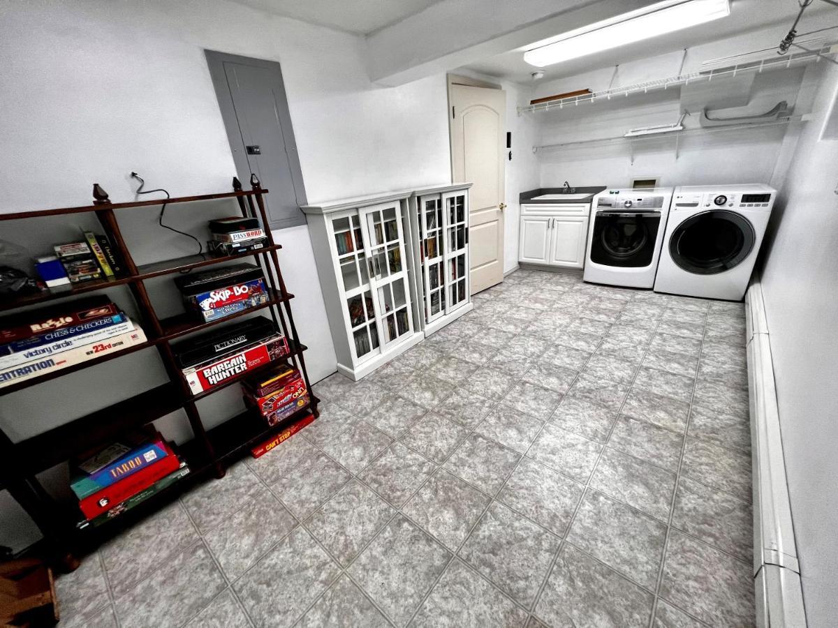 Apartamento Newly Remodeled Spacious Units, Minutes From Mountains, Inlet, Downtown And Airport