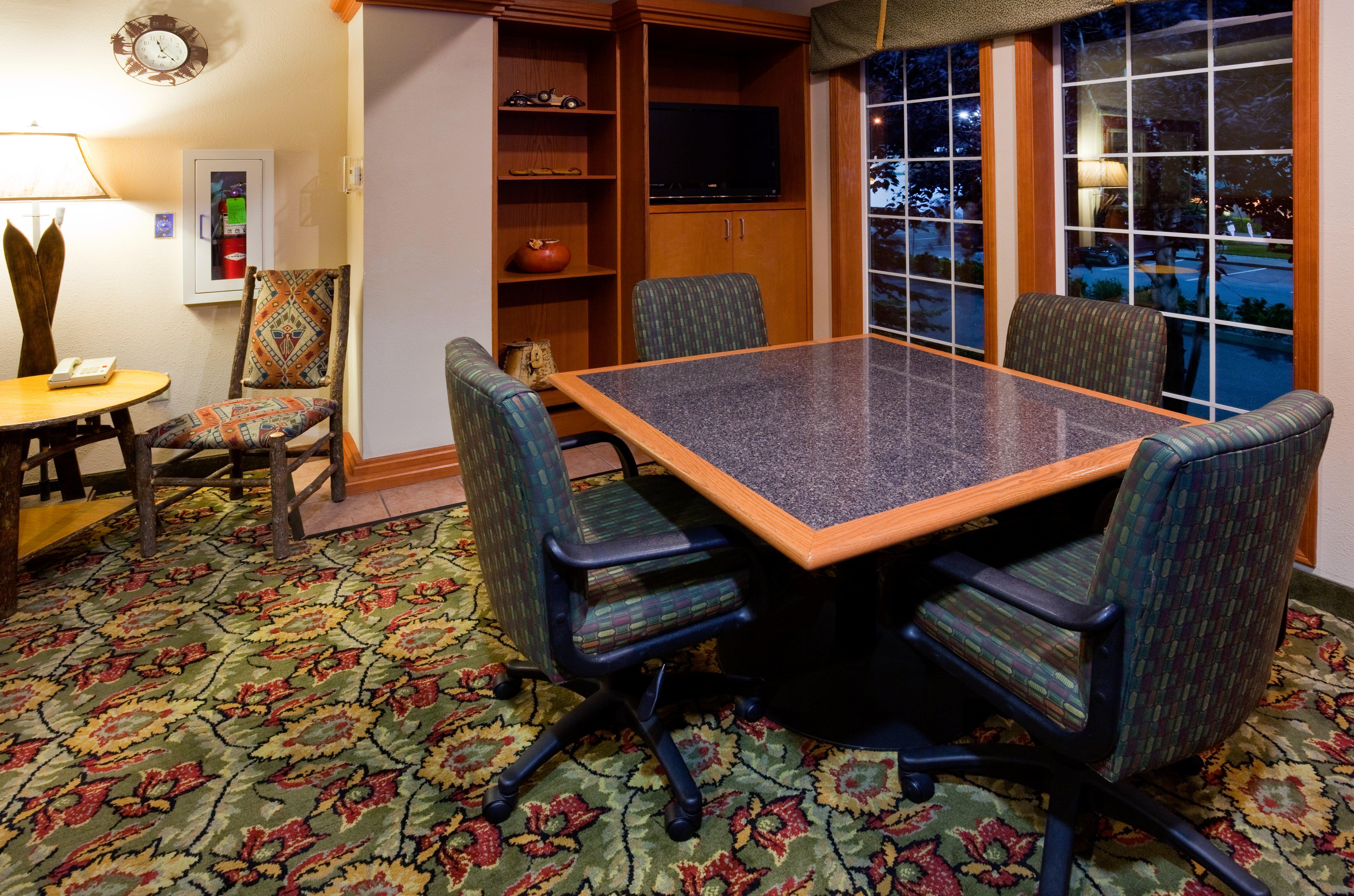 Wyndham Garden Airport 3*