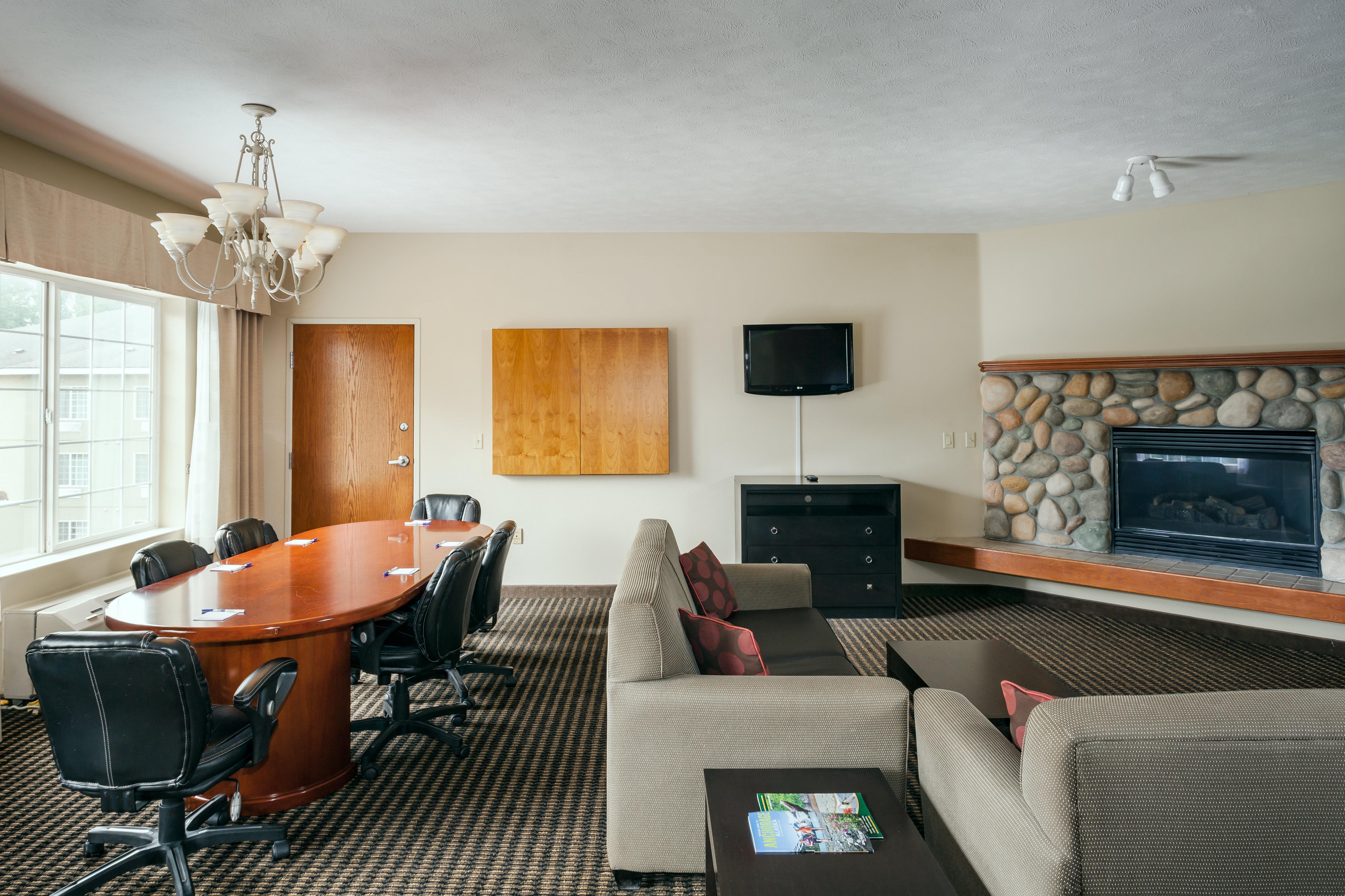 Wyndham Garden Airport 3*