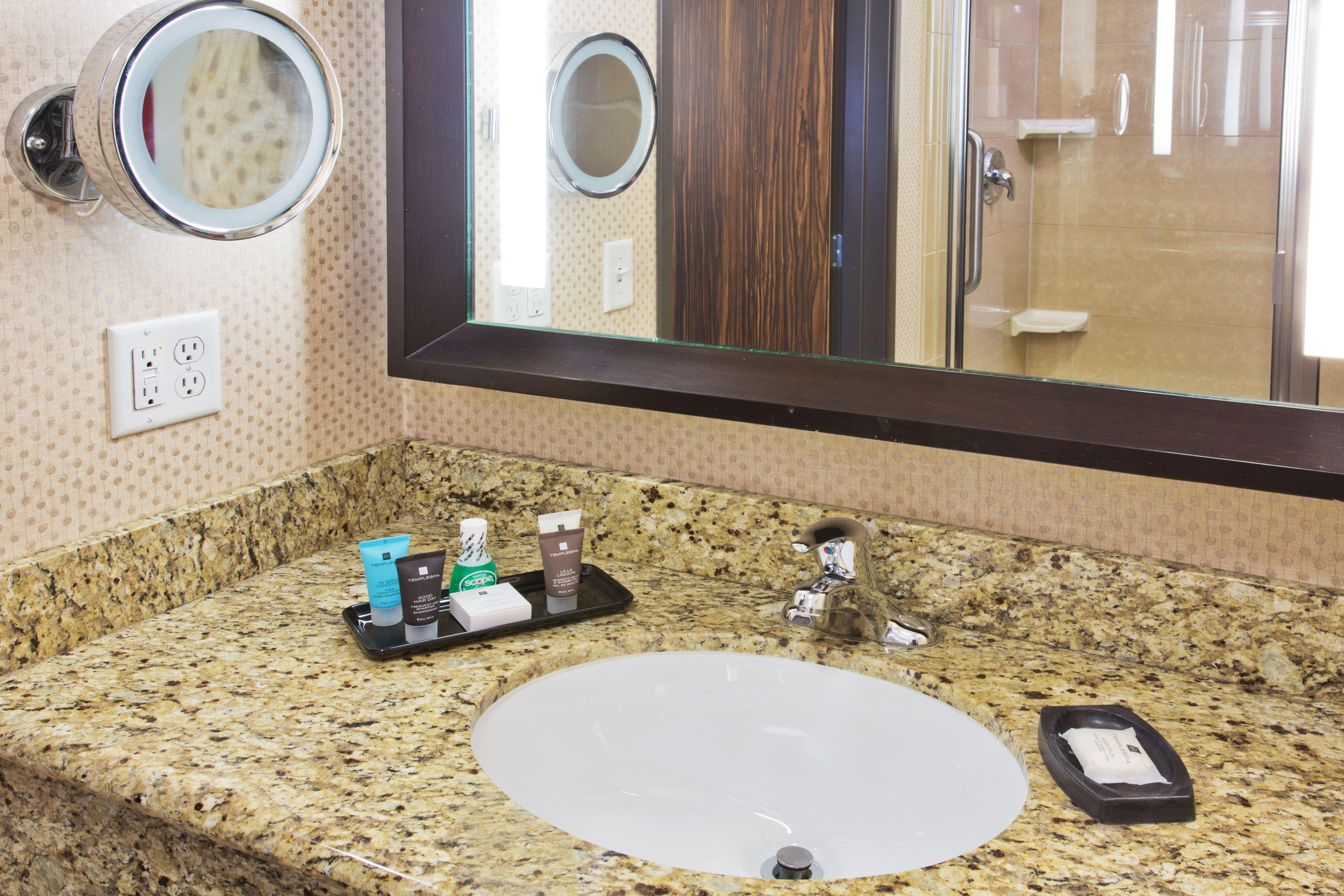 Crowne Plaza Anchorage-midtown By Ihg Hotel Anchorage