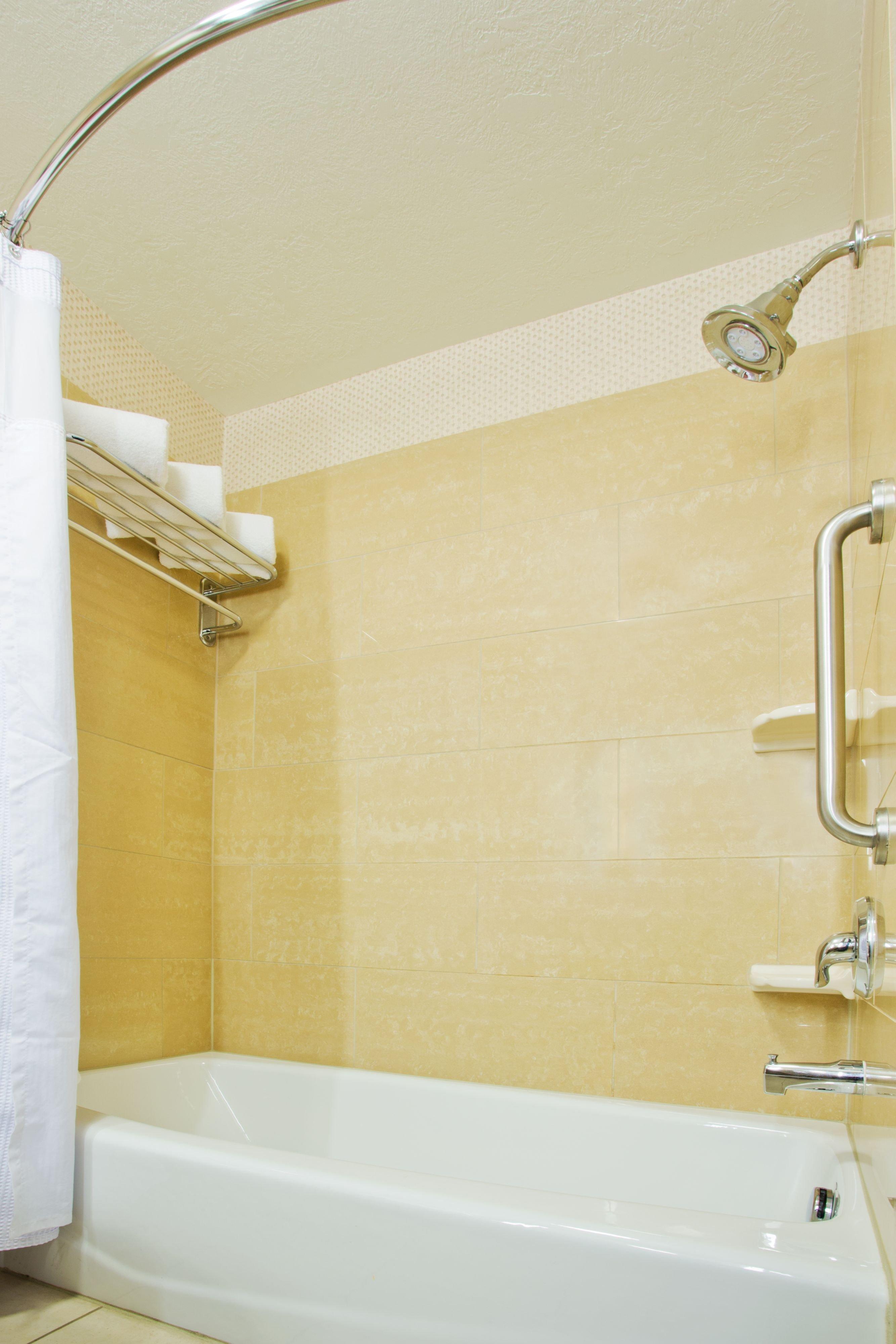 Crowne Plaza Anchorage-midtown By Ihg Hotel