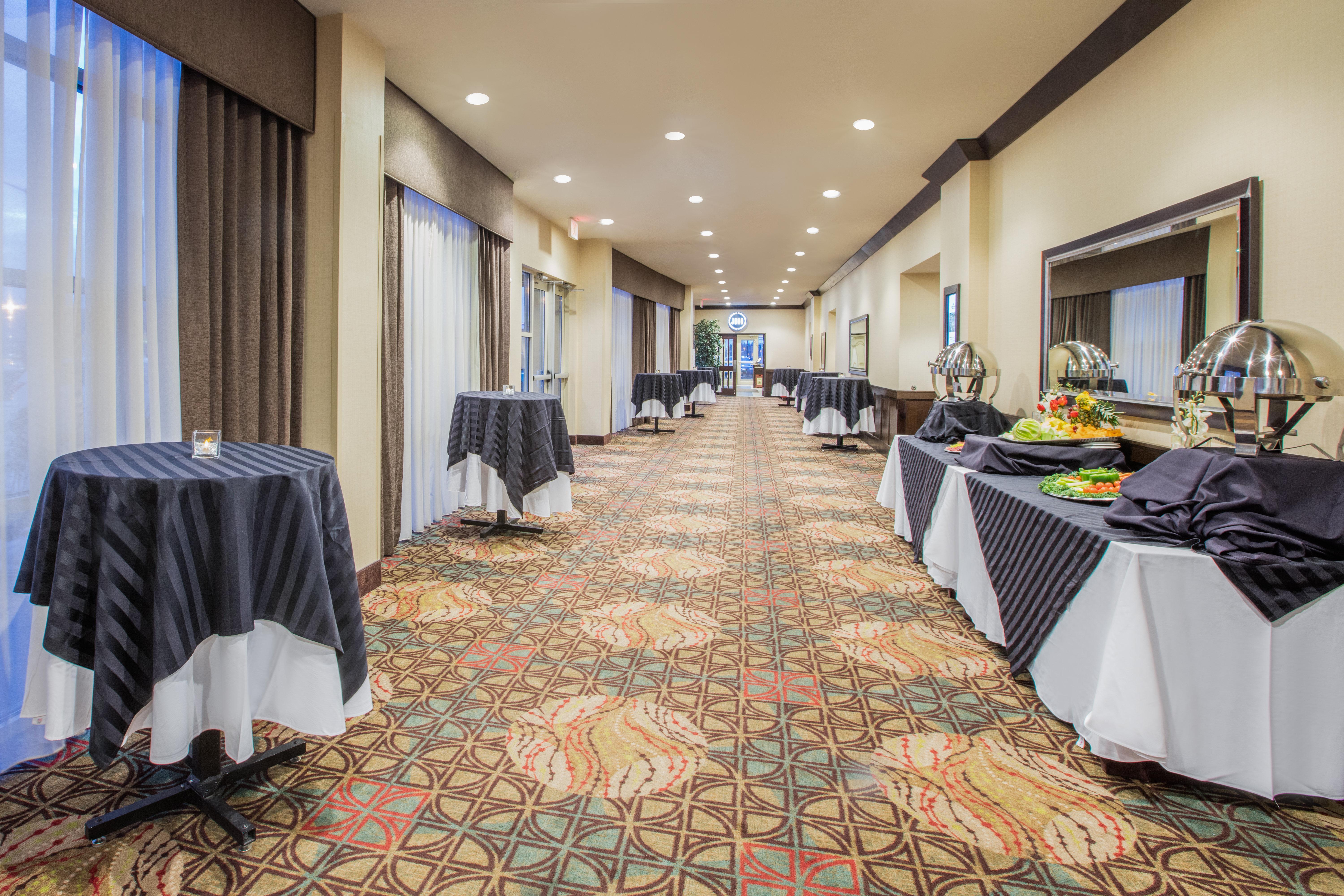 Hotel Crowne Plaza Anchorage-midtown By Ihg