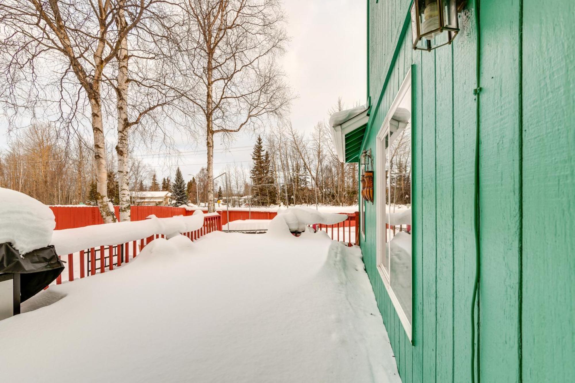 Holiday home 4 Mi To Alaska Zoo!