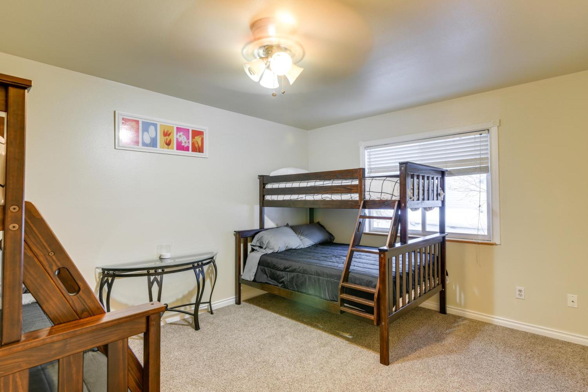4 Mi To Alaska Zoo! Holiday home Anchorage