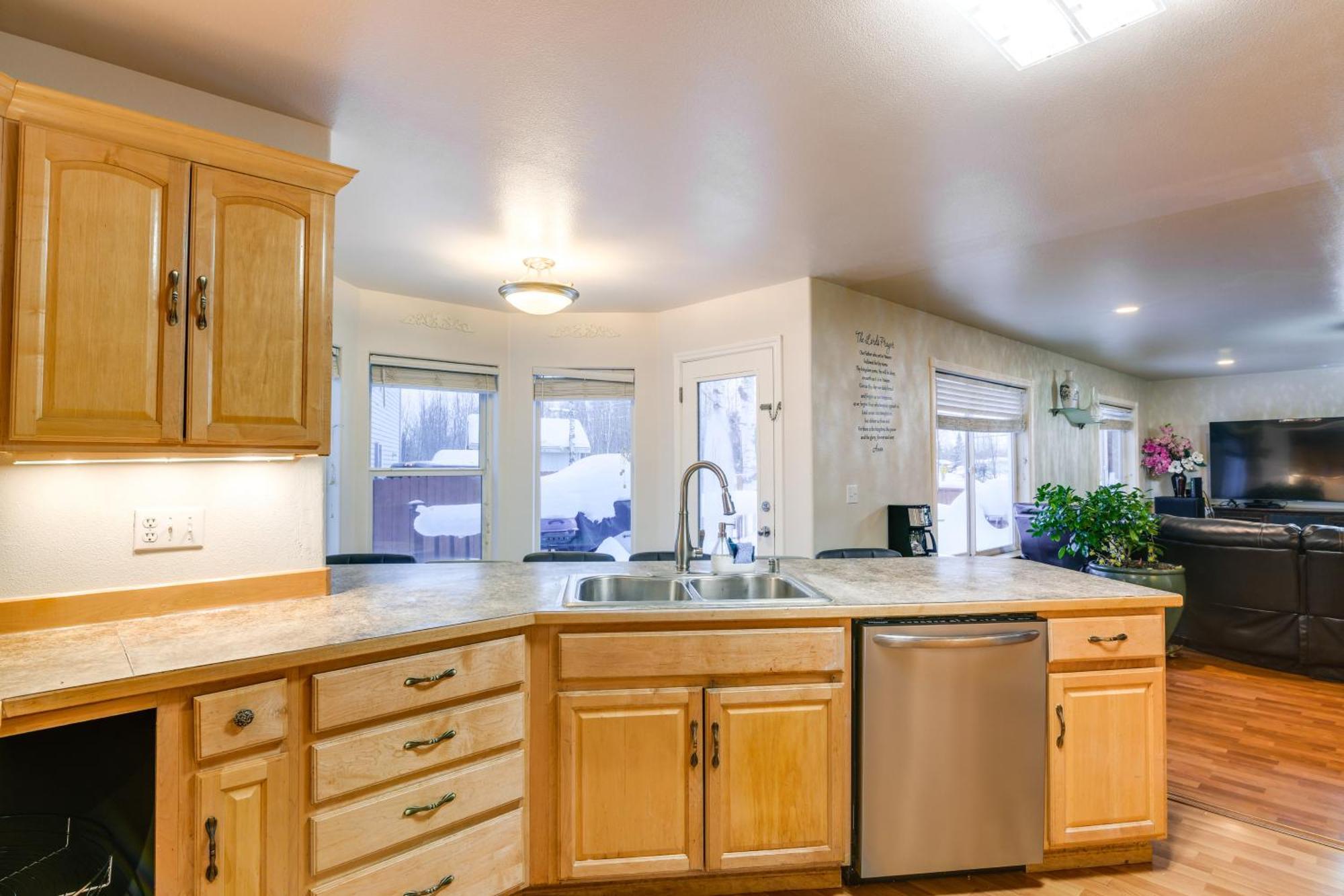 4 Mi To Alaska Zoo! Holiday home