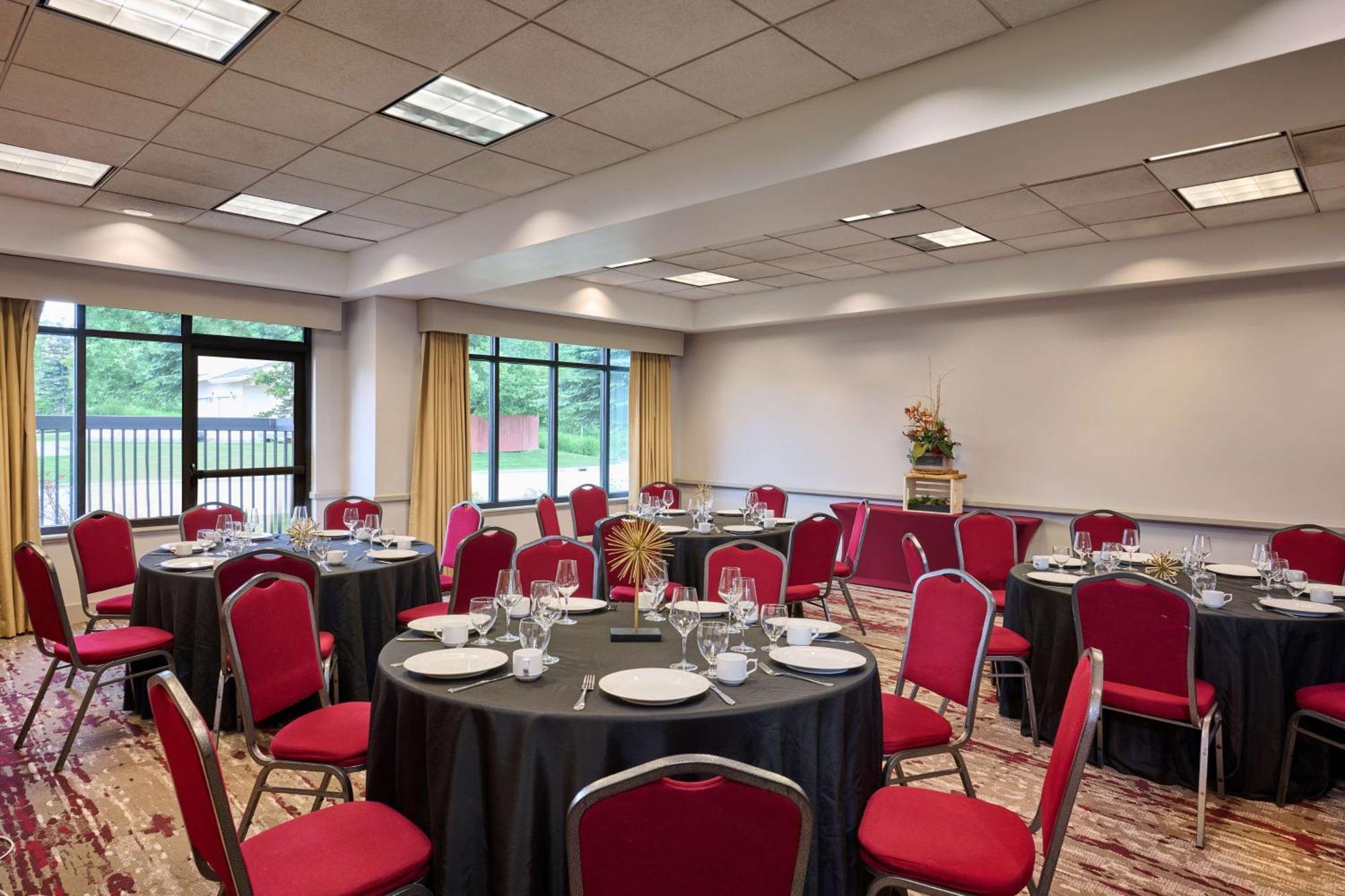 Hilton Garden 3*