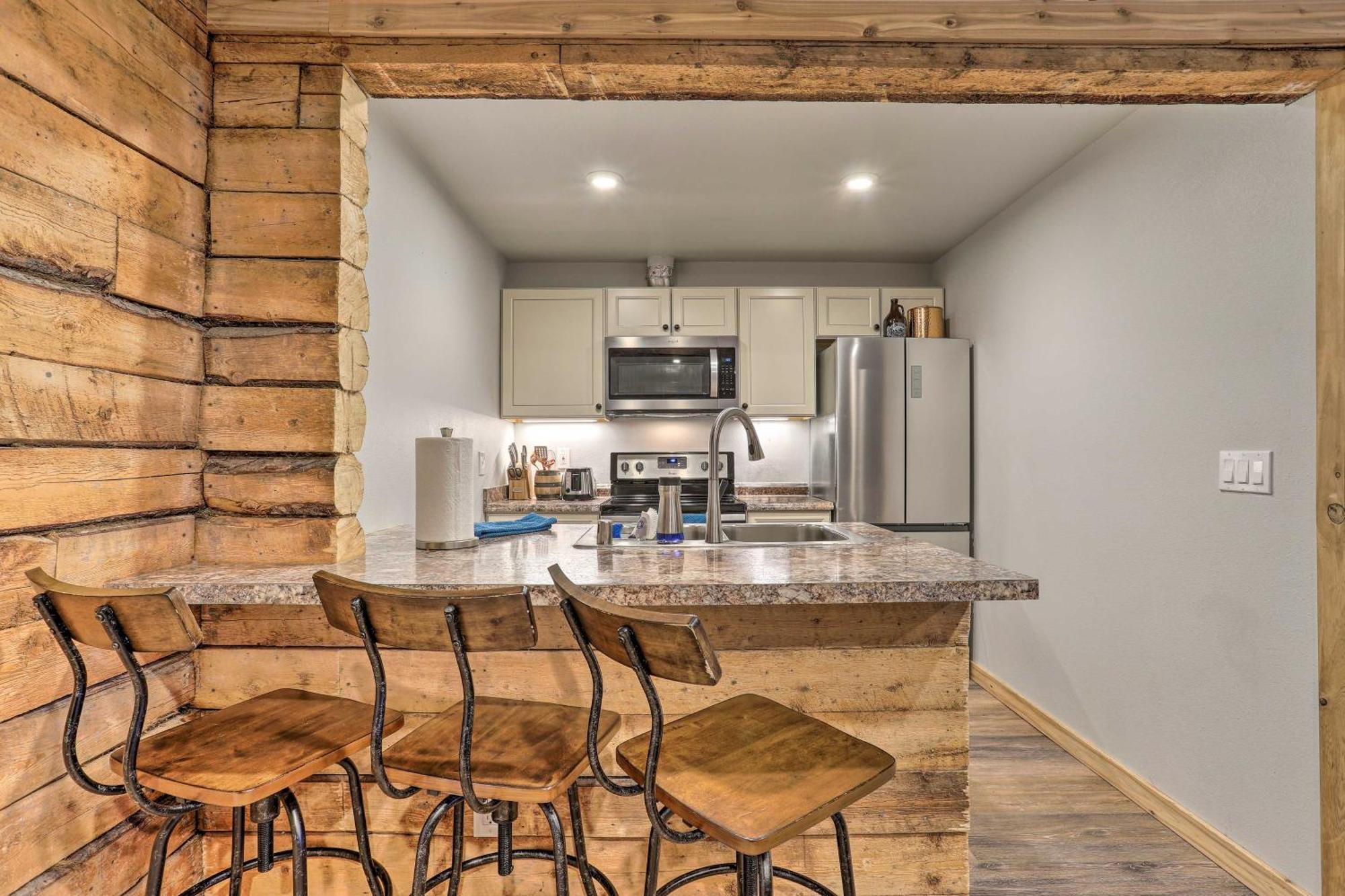 Rustic Hideaway Walk To Coastal Trail! Apartment Anchorage